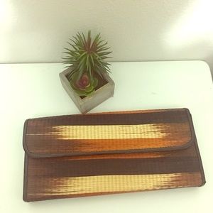 WOVEN HANDMADE CLUTCH